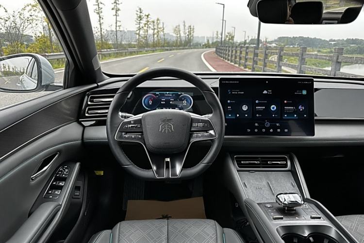 Used BYD Qin L 2024 DM-i 120KM Excellence Model
