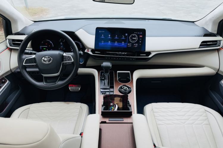 Used Toyota Sienna 2021 2.5L Hybrid Comfort Edition
