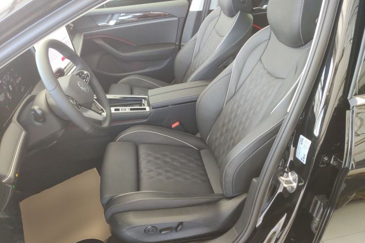 Used Volkswagen Magotan 2024 380TSI DSG Prestige Edition DaMai Package
