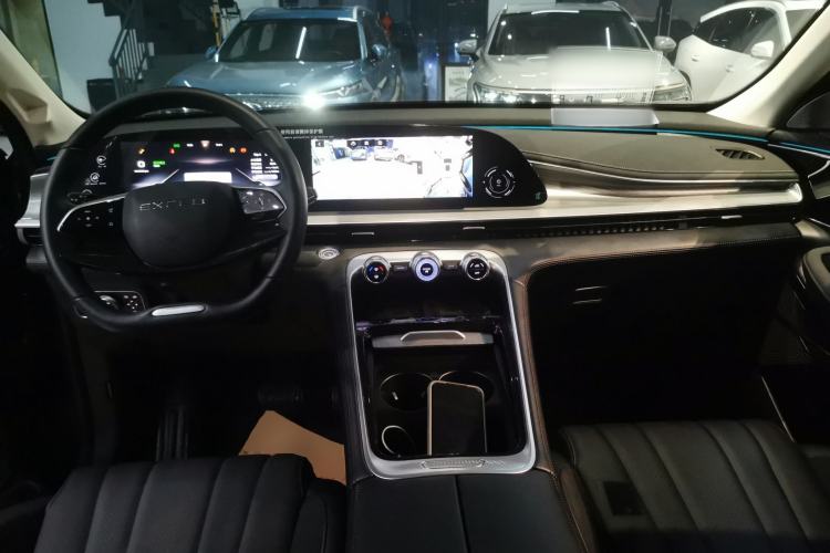 Used  Lingyun 2024 300T Two-Wheel Drive Starlight Edition
