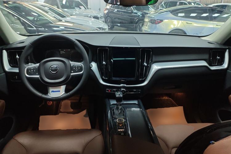 Used Volvo XC60 2019 T5 4x4 Smart Edition China V Standard
