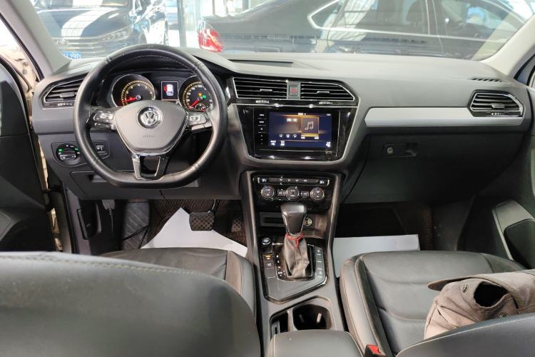 Used Volkswagen Tiguan L 2019 Updated Version 330TSI Automatic Two-Wheel Drive Panoramic Comfort Edition China VI Standard
