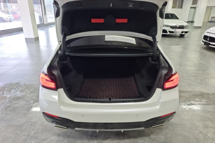 Used BMW 5 Series 2022 Second Facelift 525Li M Sport Package
