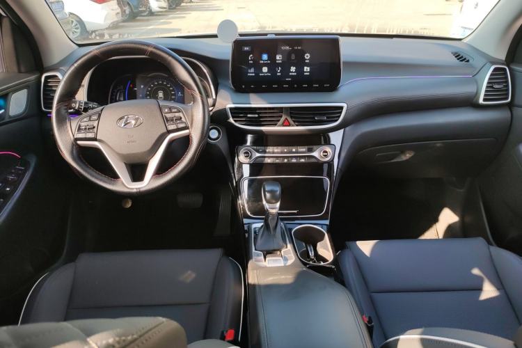 Used Hyundai Tucson 2019 280TGDi Dual-Clutch Two-Wheel Drive Fashion Edition China VI Standard
