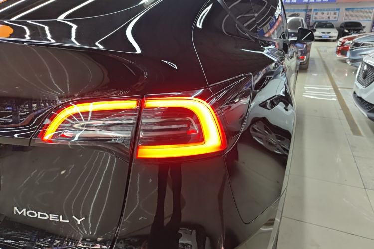 Used Tesla Model Y 2022 Rear-Wheel-Drive Version
