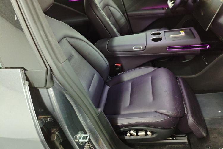 Used  07 2024 Max Extended-Range Edition