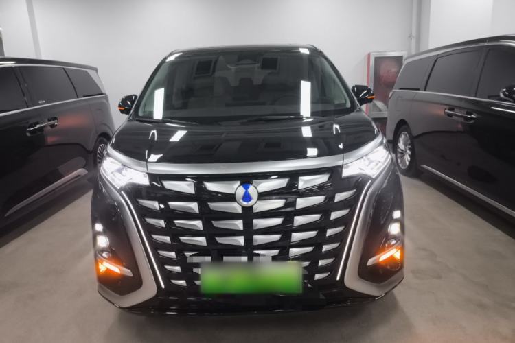 Used Denza D9 2024 DM-i 980 Four-Wheel Drive Prestige Model
