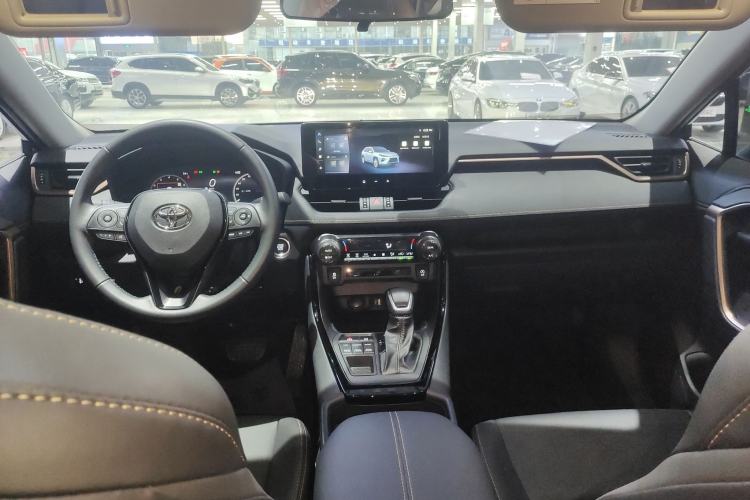 Used Toyota Wildlander 2024 2.0L CVT 4x4 Luxury PLUS Edition