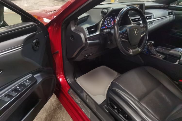 Used Lexus ES 2018 200 Excellence Edition China V Standard
