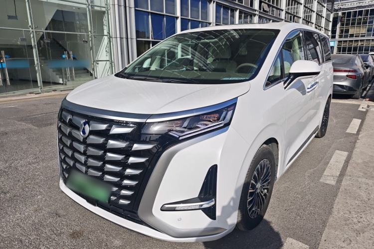 Used Denza D9 2022 DM-i 970 Four-Wheel Drive Prestige Model
