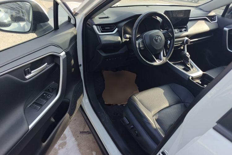 Used Toyota Wildlander 2023 2.0L CVT Four-Wheel Drive Luxury PLUS Edition
