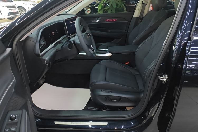 Used Volkswagen Passat 2025 Pro 380TSI Dragon Glory Edition