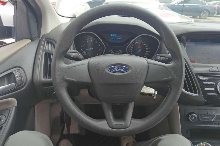 Used Ford Focus 2018 Sedan Classic 1.6L Automatic Comfort Plus Smart Drive Version
