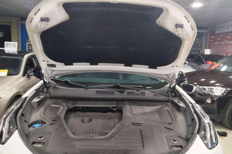 Used Lynk & Co 05 2020 2.0TD Two-Wheel Drive Shine Halo
