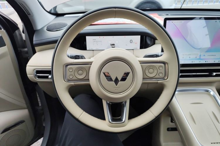 Used Wuling Bingo S 2025 Model 430km Deluxe Edition
