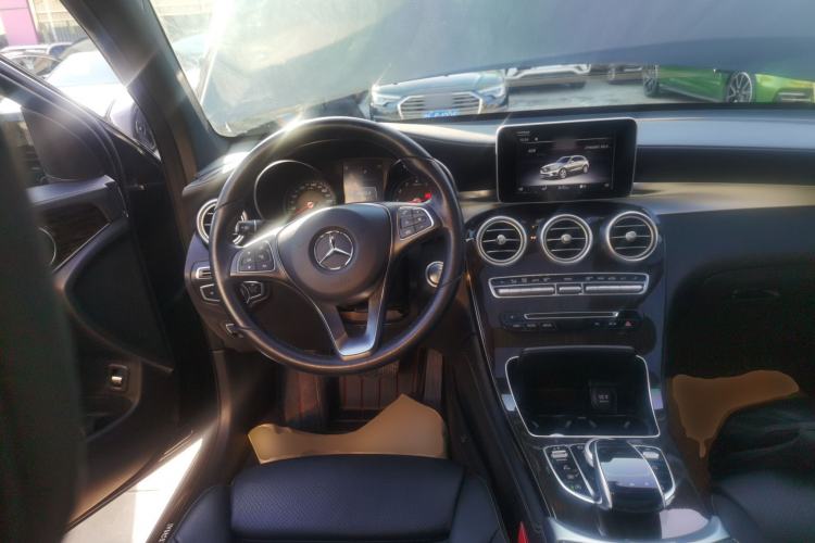 Used Mercedes-Benz GLC 2019 GLC 260 L 4MATIC Dynamic Model