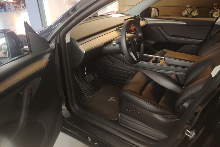 Used Tesla Model Y 2022 Rear-Wheel-Drive Version