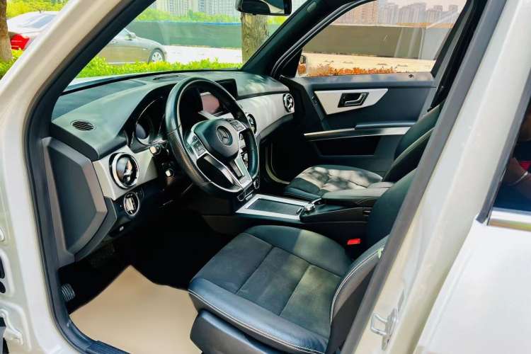 Used Mercedes-Benz GLK-Class 2015 GLK 260 4MATIC Dynamic Edition Ultimate Version
