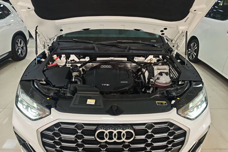 Used Audi Q5L 2022 40T Fashionable and Dynamic Model
