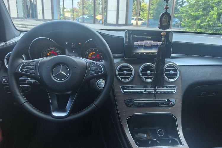 Used Mercedes-Benz GLC 2016 GLC 300 4MATIC Dynamic Model
