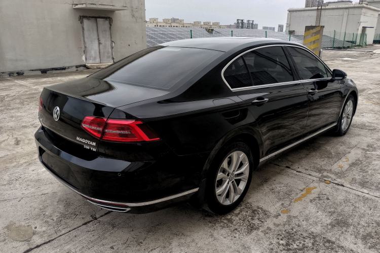 Used Volkswagen Magotan 2018 Facelift 330TSI DSG Luxury Model
