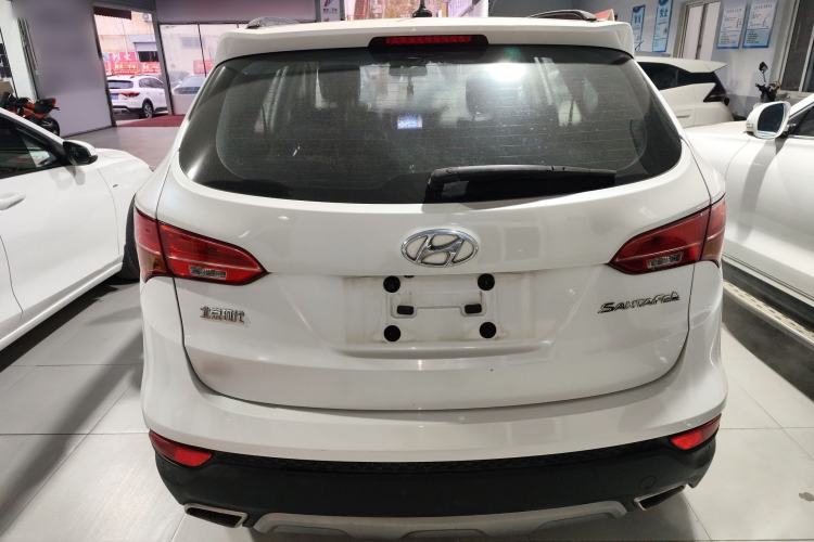 Used Hyundai Santa Fe 2015 2.4L Automatic Two-Wheel Drive Smart Version 5 Seats
