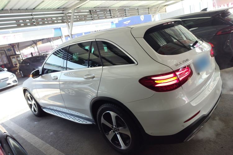 Used Mercedes-Benz GLC 2017 GLC 260 4MATIC Luxury Model
