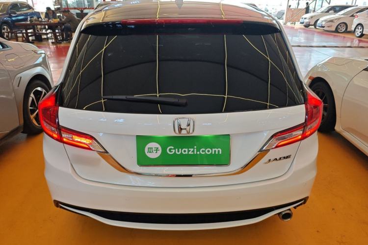 Used Honda Jade 2017 1.8L automatic Comfort version 5 seats
