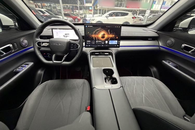 Used Chery Tiggo 8 PLUS 2025 290TGDI DCT Luxury 7-Seater
