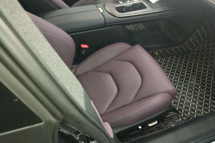 Used  SU7 2024 Rear-Drive Standard Founder Edition
