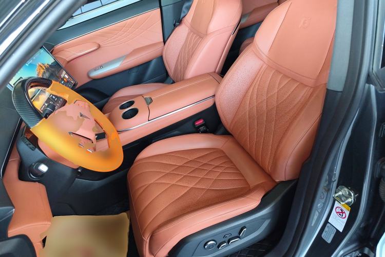 Used  S07 2023 200Max Range-Extended Version
