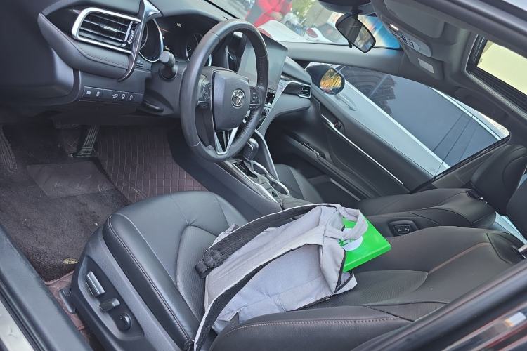 Used Toyota Camry 2023 2.0G Luxury Edition
