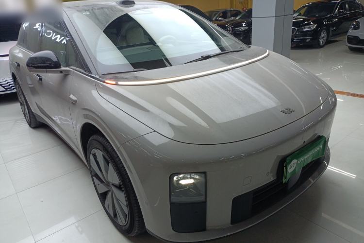 Used Li Auto Li Auto i6 2025 Model Four-Wheel-Drive Standard Type
