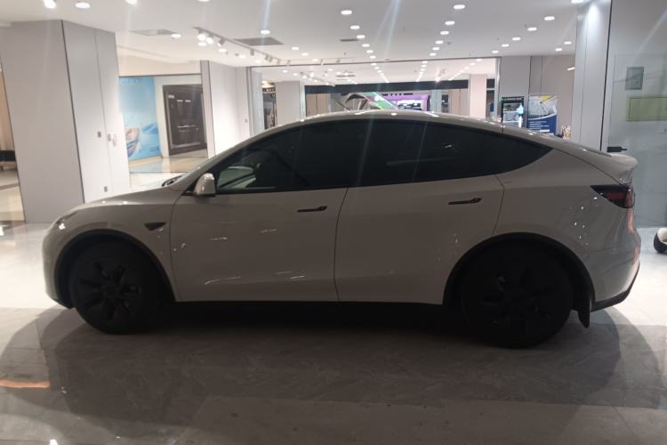 Used Tesla Model Y 2023 Rear-Wheel-Drive Version
