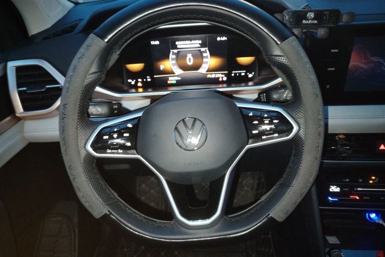 Used Volkswagen Tharu 2023 300TSI Two-Wheel-Drive Moonlight Edition
