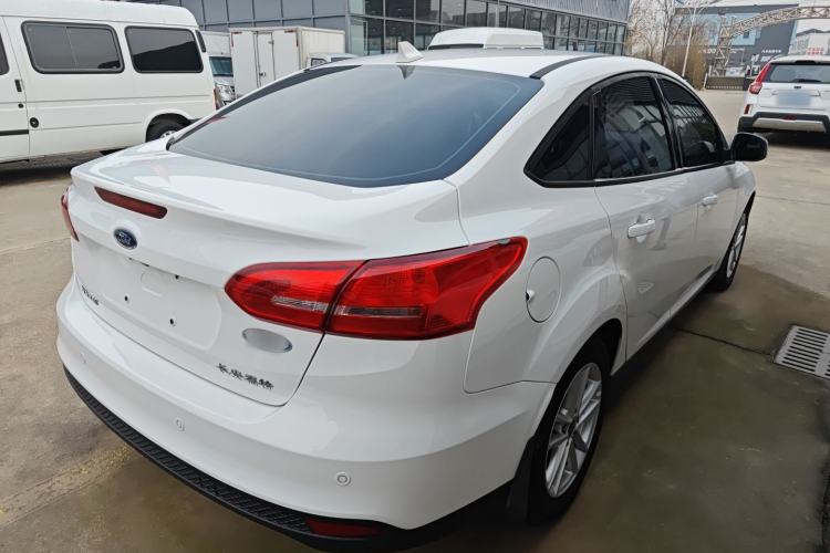 Used Ford Focus 2017 Sedan 1.6L Manual Fashion Edition Smart Drive Version
