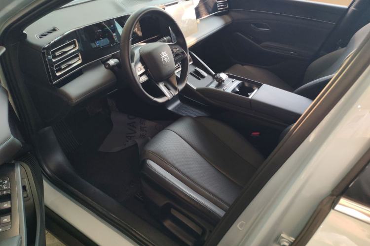 Used BYD Qin L 2024 DM-i 80KM Leading Model
