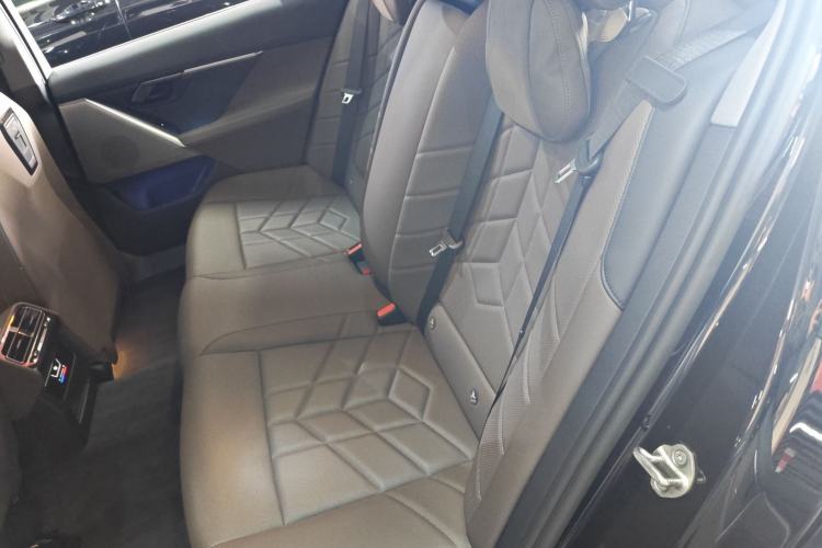 Used BMW i5 2024 eDrive 35L Luxury Package
