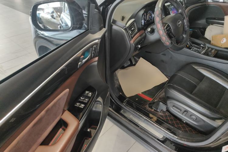 Used GAC Trumpchi GS8 2017 320T Two-Wheel Drive Luxury Smart Connectivity Version (7 Seats)
