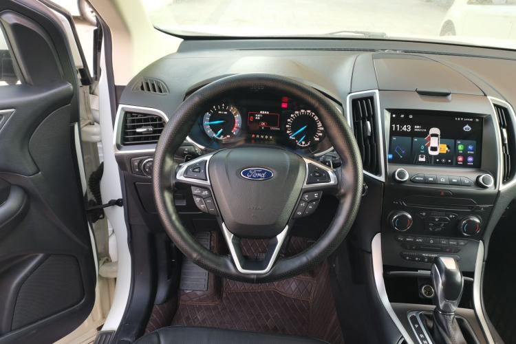 Used Ford Edge 2015 2.0T GTDi Two-Wheel-Drive Platinum Edition
