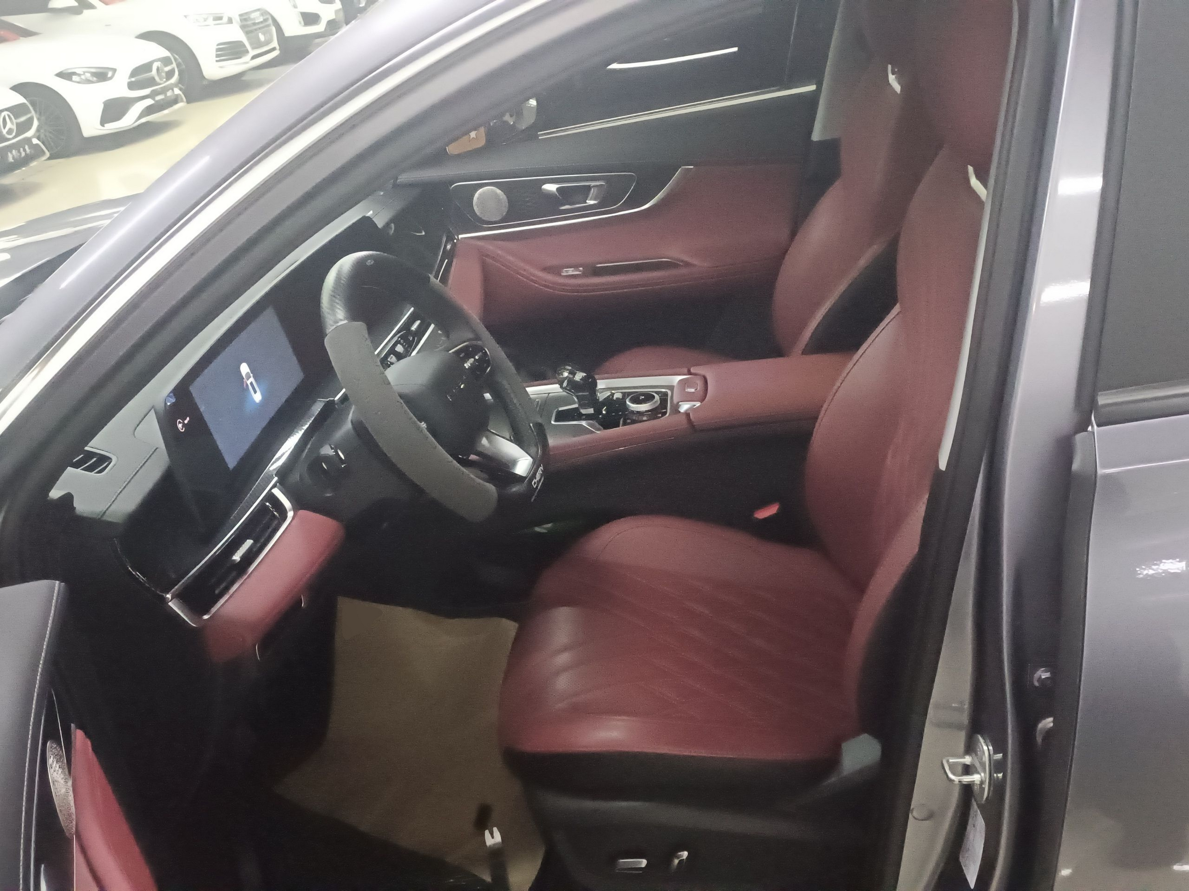 Переднее сиденье в автомобиле