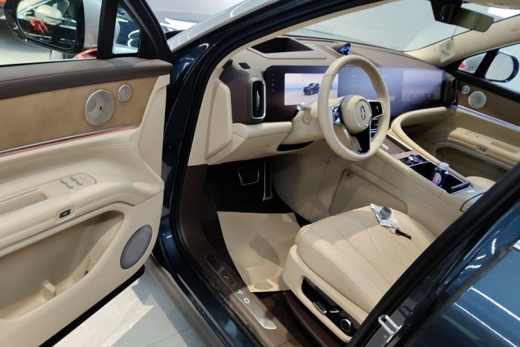 Used Hima AITO M9 2024 All-Electric Max Version 100 kWh 6-Seater