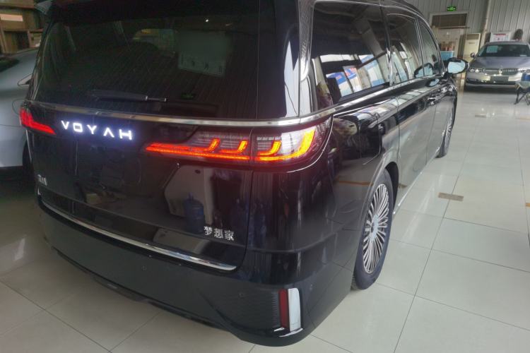 Used VOYAH Dream 2025 PHEV Four-Wheel Drive Excellence Kunpeng Edition
