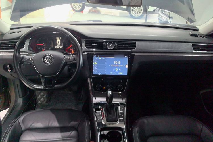 Used Volkswagen Passat 2016 330TSI DSG Luxury Edition
