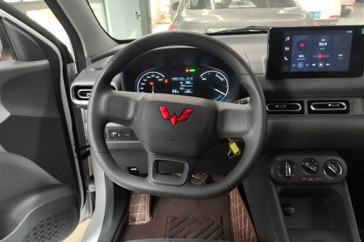 Used Wuling Hongguang New Energy 2024 All-Electric Model 300KM Standard Version