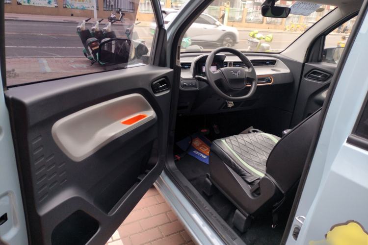 Used Wuling Hongguang MINIEV 2022 Easy Version Lithium Iron Phosphate
