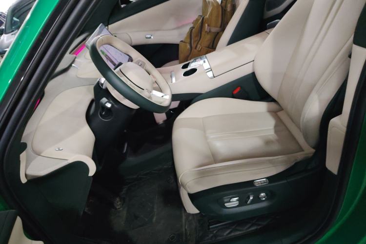 Used  YU7 2025 Ultra-Long Range High-Performance All-Wheel-Drive Max Edition
