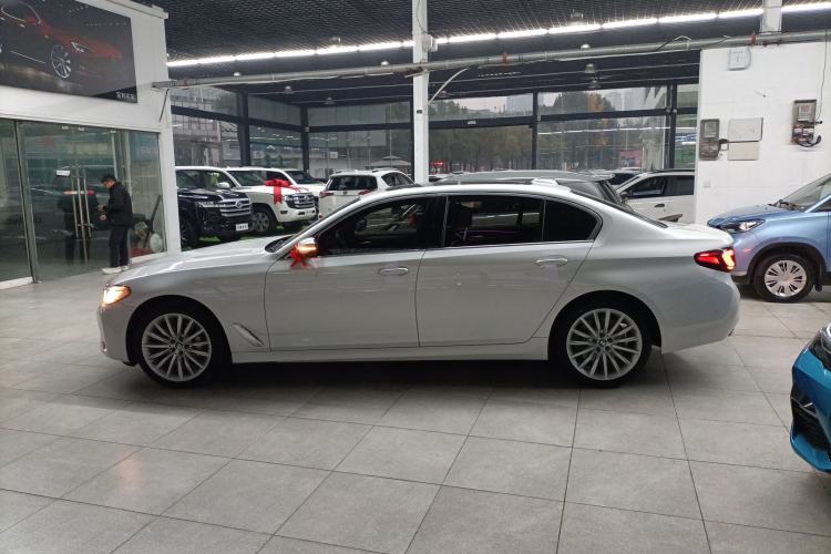 Used BMW 5 Series 2022 Second Facelift 530Li Luxury Edition Premium Package
