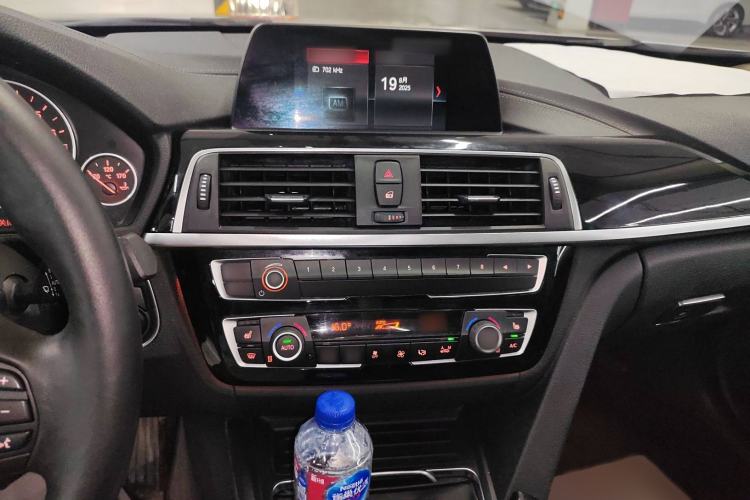 Used BMW 3 Series 2018 320Li Fashion Model
