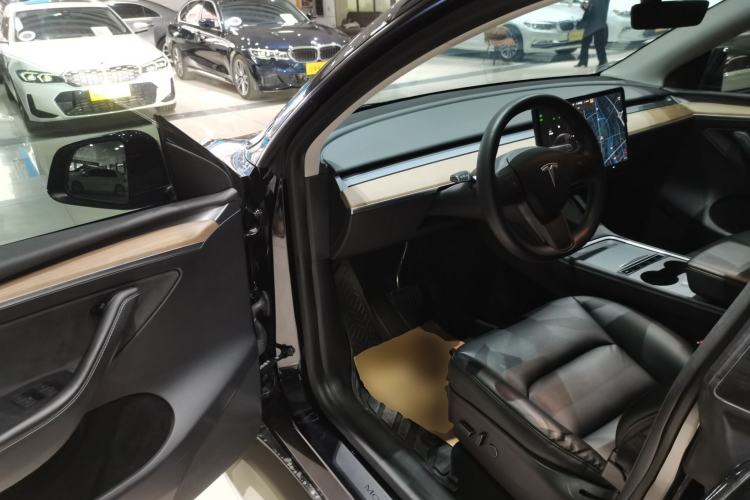 Used Tesla Model Y 2021 Standard Range Rear-Wheel Drive Version
